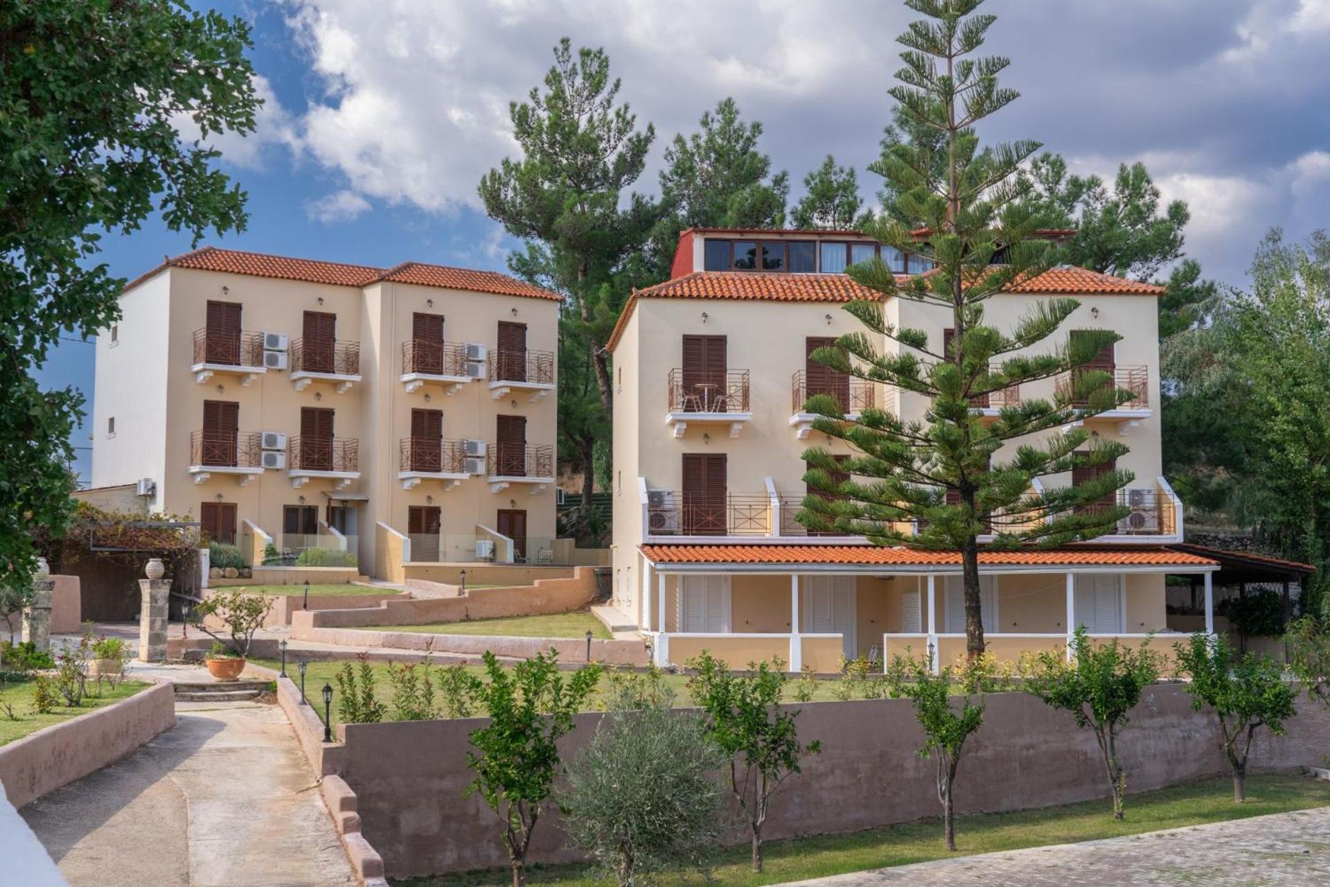 Otel Karavados Beach Hotel