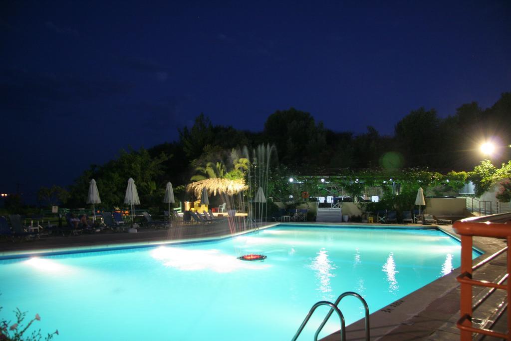 Otel Karavados Beach Hotel