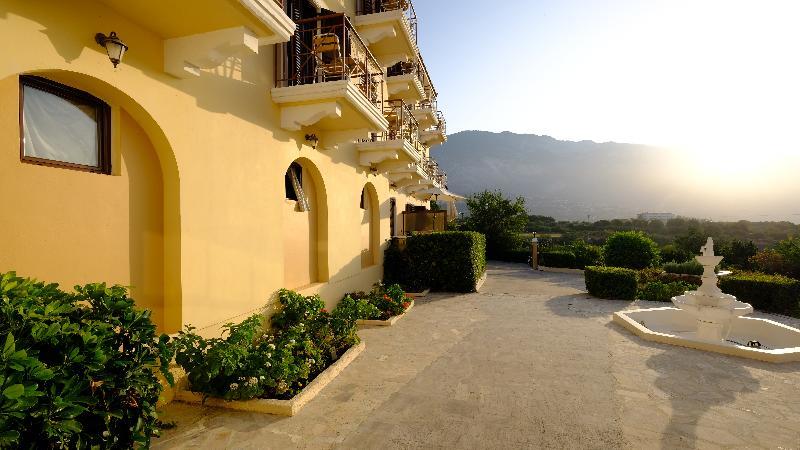 Karavados Beach Hotel 3* Karavádhos