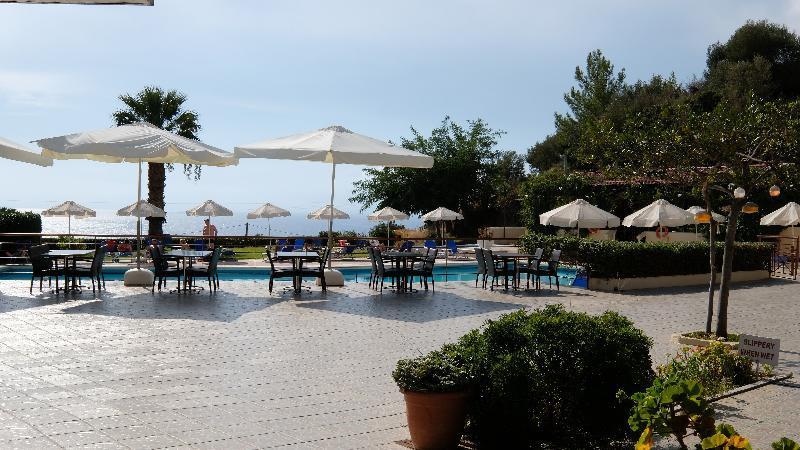 Hotel Karavados Beach Hotel 3*