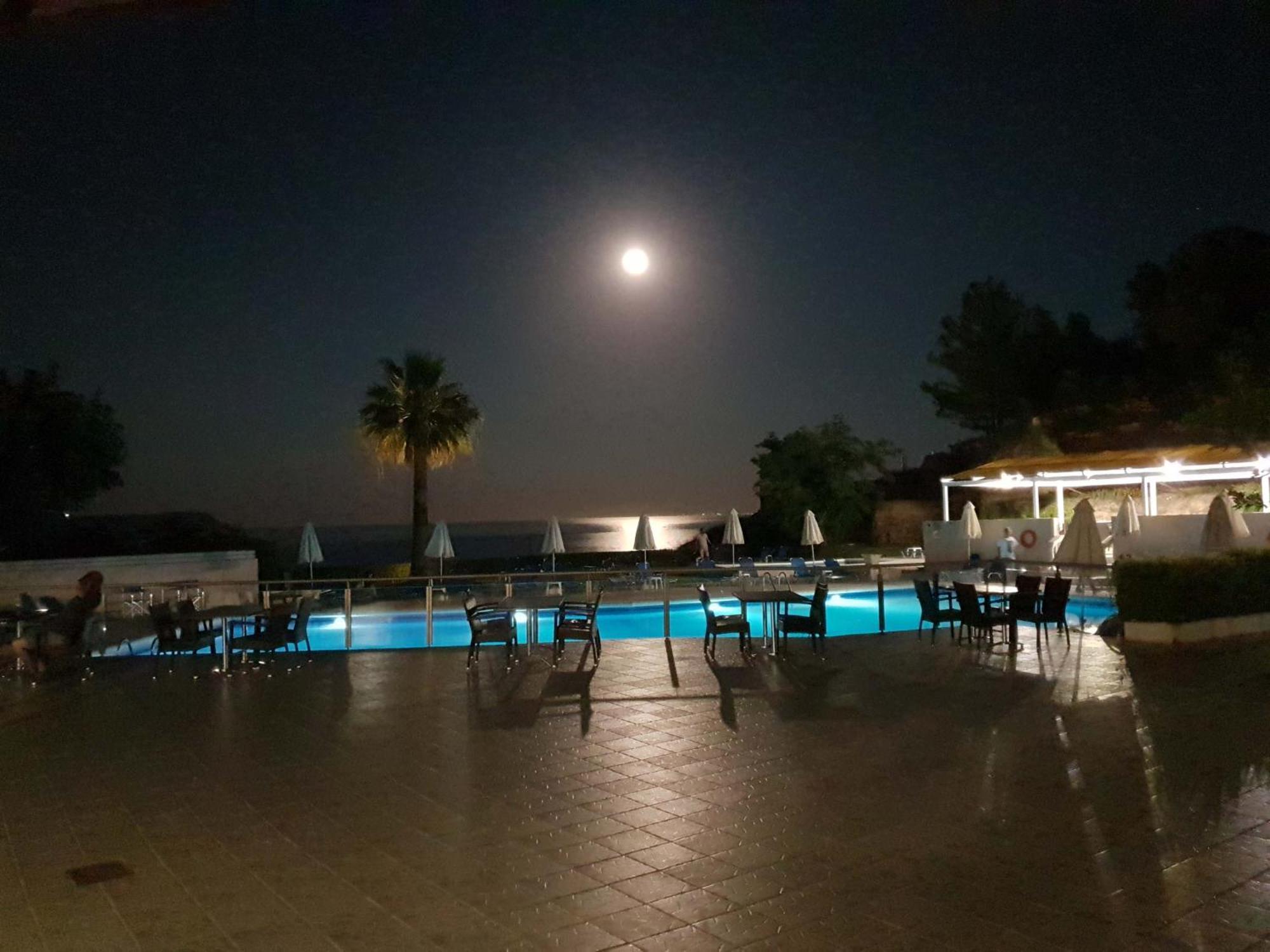 Hotel Karavados Beach Hotel