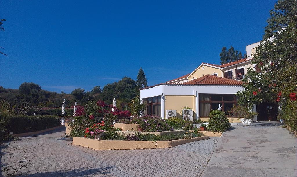 Hotel Karavados Beach Hotel 3*